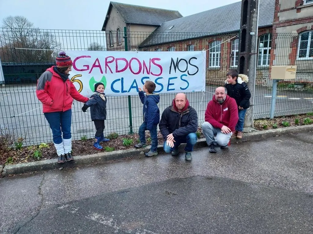 Orne. Les élus s’opposent à la carte scolaire 2023 « Il faut remettre