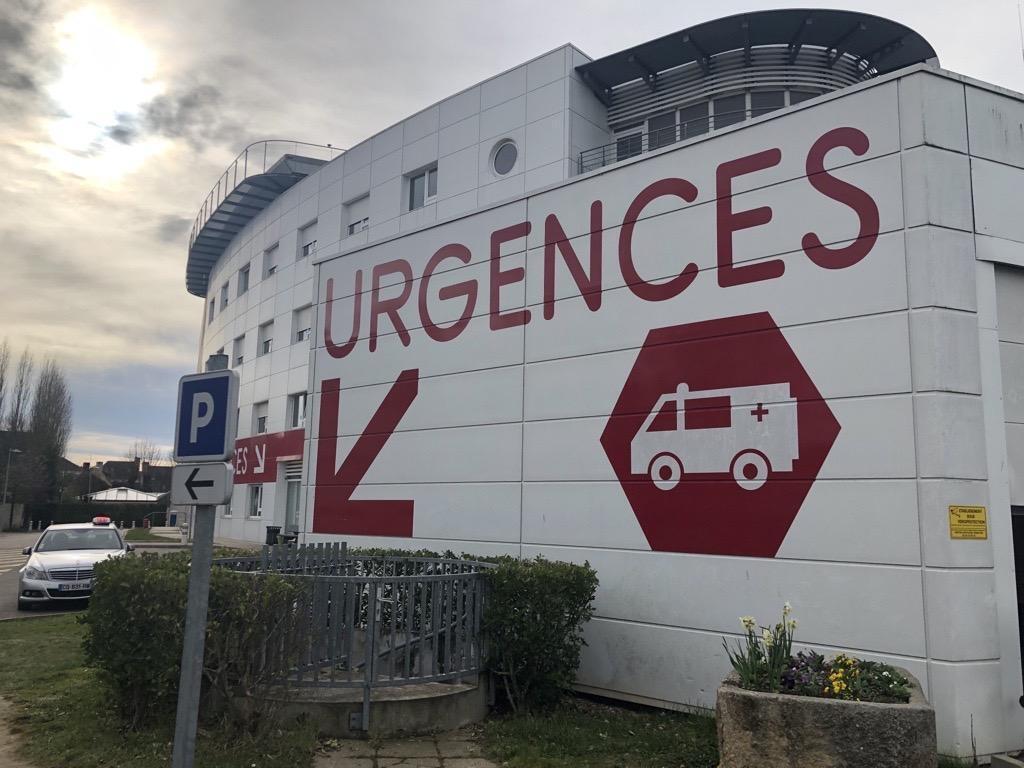 À Lhôpital Fernand Léger Dargentan Appeler Le 15 Avant Daller Aux