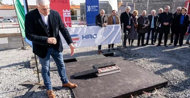 photo  le dispositif de récupération des calories de voirie fait passer des tuyaux d’eau dans le bitume. cette eau capte la chaleur de la route en été et l’envoie en sous-sol pour la conserver.  &copy;  le maine libre – xavier sarrat 