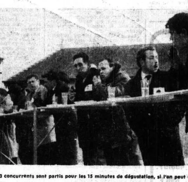photo les participants au concours du plus gros mangeur de boudin, en 1964, à mortagne-au-perche.  ©  archives ouest-france