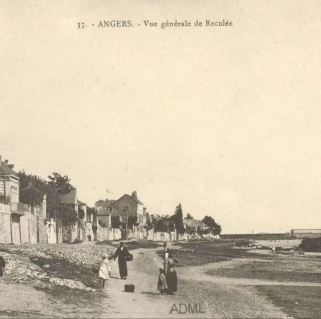 photo le village de reculée quand la promenade n’était encore qu’un terrain vague.  ©  archives départementales de maine-et-loire