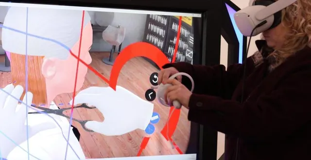 photo  lors du big bang de l’emploi, on peut par exemple s’immerger dans un salon de coiffure en réalité virtuelle, développé par le groupe raphaël perrier. ici, lors de l’étape de la tournée à laval, les 17 et 18 mars 2023.  &copy;  ouest-france 