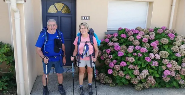 photo  jean-luc ainé et sa compagne annick partent vont rejoindre saint-jacques-de-compostelle.  &copy;  ouest-france 