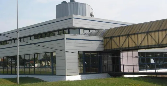 photo  plusieurs élus d’argentan intercom (ici le siège de la cdc, à argentan) mettent en avant une importante hausse des dépenses de personnel.  &copy;  archives ouest-france 