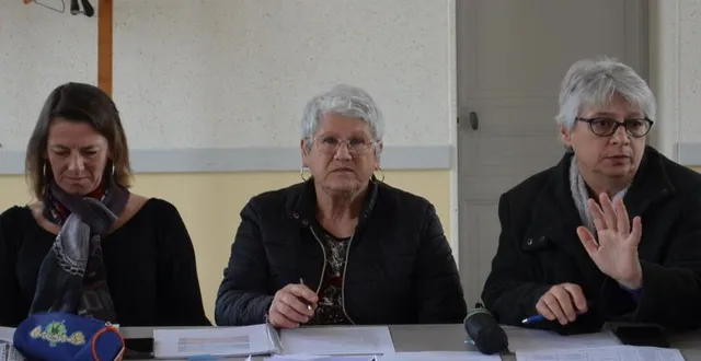 photo  une partie des membres du bureau de l’association : céline seurin-béguin, trésorière adjointe ; régine baloche, présidente, et catherine chartrain, secrétaire.  &copy;  ouest-france 