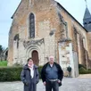 photo  isabelle toulis et denis maillet, la secrétaire et le trésorier adjoint de l’association des habitants et amis de pringé, devant notre-dame-de- l’assomption, où se déroulera le concert. 