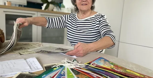 photo  pierrette thibault a participé à une trentaine d’éditions d’alençon – médavy, elle a conservé tous les fanions.  &copy;  ouest-france 