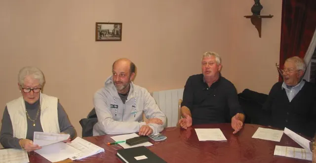 photo  de gauche à droite : monique feuillet, nicolas bourgault, frank feuillet et jean feuillet.  &copy;  ouest-france 