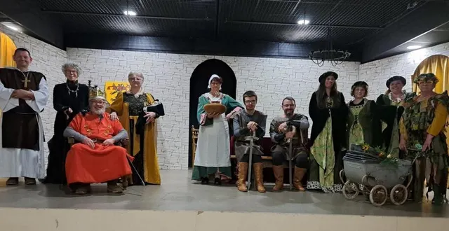 photo  les 14 actrices et acteurs vont emmener le public au moyen-âge mais la leçon d’histoire sera épique.  &copy;  ouest-france 