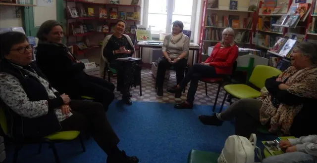 photo  k.j. lohner a lu des extraits de son recueil de poèmes.  &copy;  le maine libre 