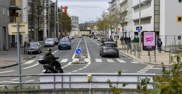 photo  les aménagements du boulevard oyon ont plus d’une trentaine d’années.  &copy;  photo le maine libre – yvon loué 