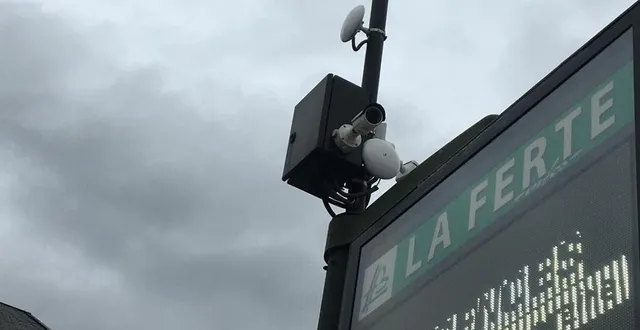photo  45 caméras sont installées dans la ferté-bernard, comme ici à l’angle des rues denfert-rochereau et robert-garnier, en face de l’église notre-dame-des-marais.  &copy;  archives le maine libre 