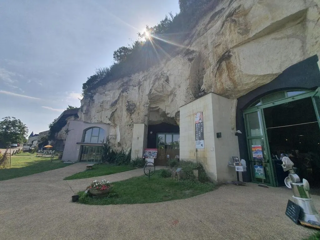 En Anjou, des coins de tranquillité dans la roche creusée Angers