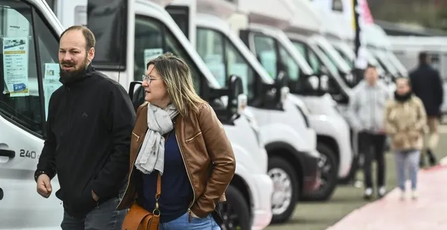 photo  le mans, samedi 25 mars 2023. parents de deux ados, lionel et delphine, âgés de 43 ans, sont accros au camping-car, après « dix ans de caravane ».  &copy;  le maine libre – denis lambert 