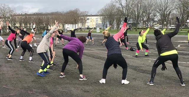 photo  au programme de chaque séance : exercices de cardio et de renforcement en musique.  &copy;  le maine libre 