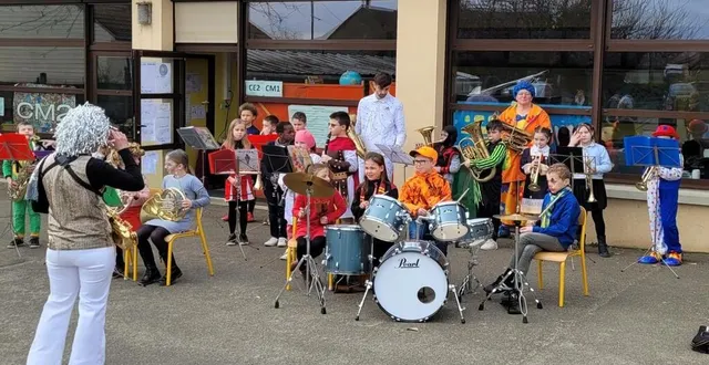photo  la classe orchestre s’est produite lors du festival de l’école  &copy;  le maine libre 