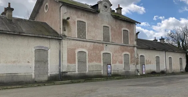 photo  l’aménagement de l’ancienne gare et de ses abords est un projet que la ville de la flèche aimerait porter dans le cadre d’action cœur de ville 2.  &copy;  ouest-france 