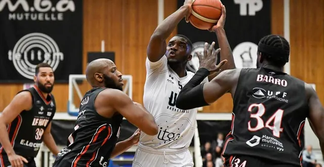 photo  les rennais d’ibrahima sidibé ont souffert face à la puissance havraise.  &copy;  jocelyne régent 