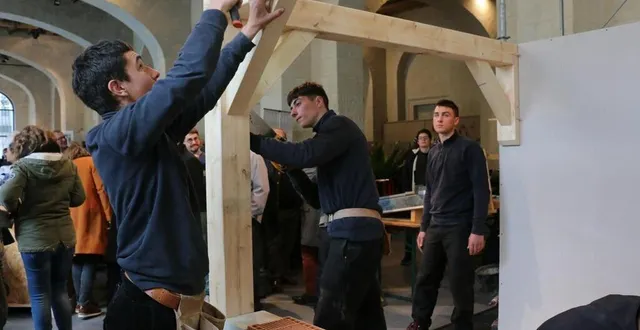 photo  le salon du savoir-faire de la flèche (sarthe) accueille des entreprises et des organismes de formation, ce vendredi pour les scolaires, et ce samedi.  &copy;  archives ouest-france 