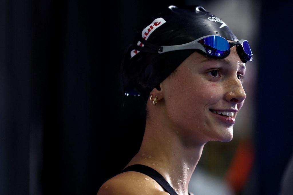 Natation. La Canadienne Summer McIntosh Bat Le Record Du Monde Du 400 ...