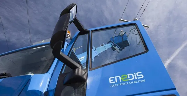 photo  deux communes étaient encore partiellement privées d’électricité ce dimanche en fin de matinée.  &copy;  le courrier de l’ouest 