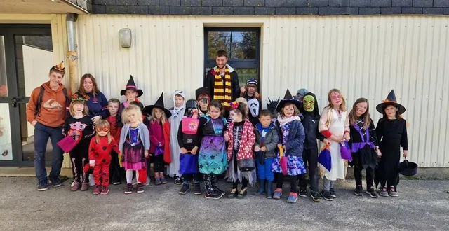 photo  les enfants et leurs animateurs pendant les vacances de toussaint 2022.  &copy;  archives ouest-france 