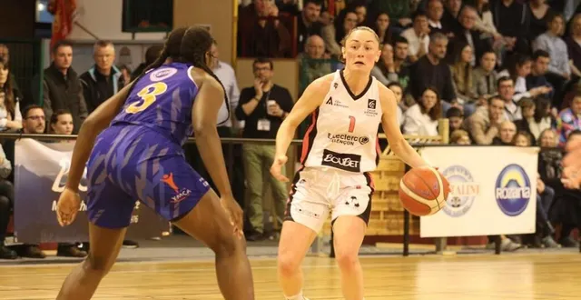 photo  cassandra vêtu.  &copy;  photo : nathalie douley 