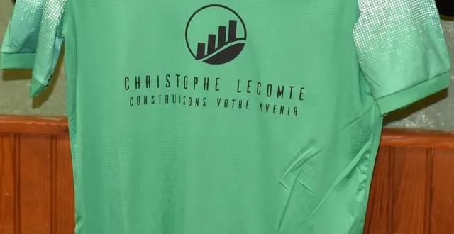 photo  l’un des jeux de maillots est tout neuf. le préjudice pour l’ensemble des vols est estimé à 1 500 euros.  &copy;  le maine libre 