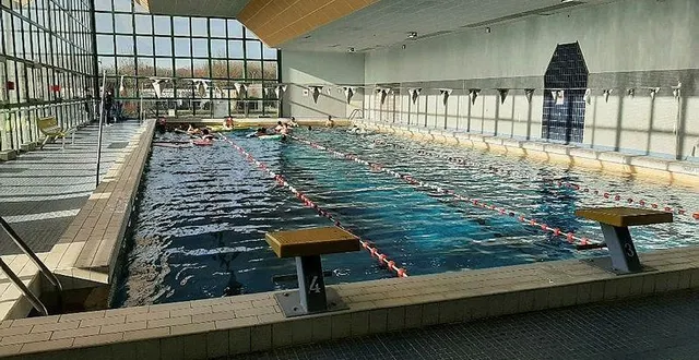 photo  une étude est en cours afin que l’ancienne piscine rousseau et le gymnase navarre attenant soient remplacés par un gymnase omnisports. un projet dont joaquim pueyo parle depuis 2020, a souligné sophie douvry.  &copy;  archives ouest-france 