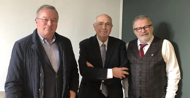photo  yves héricourt, secrétaire adjoint ; guy rivière, secrétaire « perpétuel » et jean-yves pottier, secrétaire de l’interclub d’alençon.  &copy;  ouest-france 