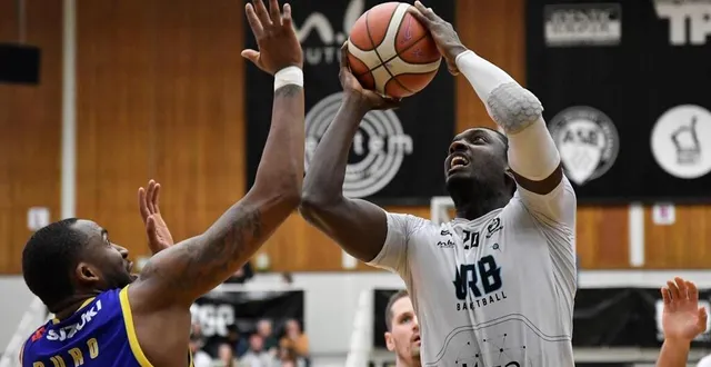 photo  cheick sekou condé et rennes s’accrochent à leur troisième place.  &copy;  jocelyne régent 