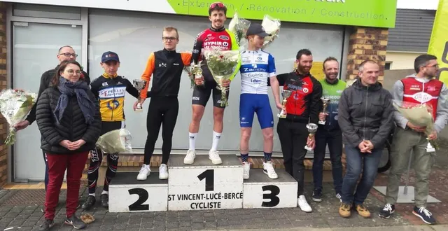 photo  le podium de la course open et access avec pierre pasquier en vainqueur.  &copy;  ouest-france 