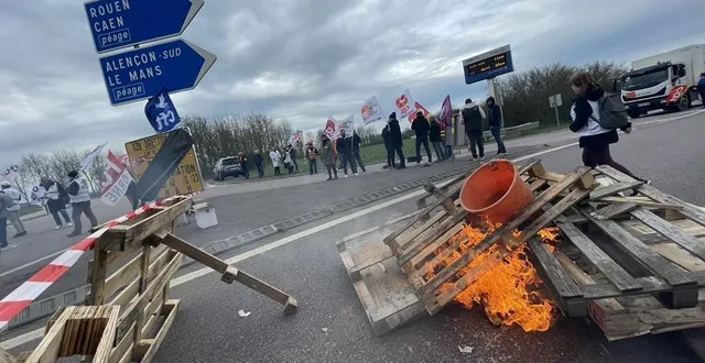 photo  lors d’un blocage à alençon, le 28 mars.  &copy;  archives ouest-france 