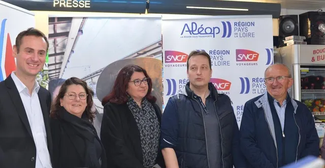 photo  nicolas bombera, directeur sncf ter des lignes maine anjou, laurence proust, présidente de la confédération des buralistes de la sarthe, béatrice latouche, conseillère régionale, julien carle et régis bourneuf, maire de tuffé-val-de-la-chéronne, lors de l’inauguration.  &copy;  le maine libre 