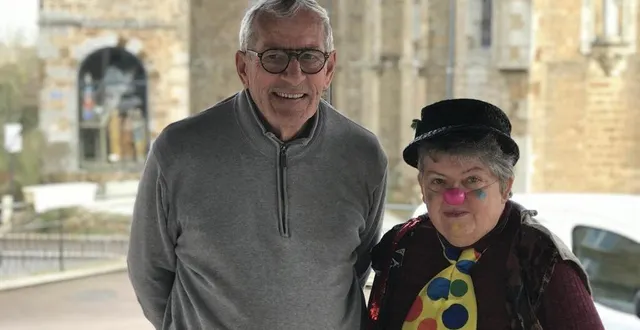 photo  claude guibout et le clown marguerite font partie de l’association la carneille en bd qui a été créée afin d’éditer une bande dessinée sur l’histoire de la carneille, dans l’orne.  &copy;  ouest-france 
