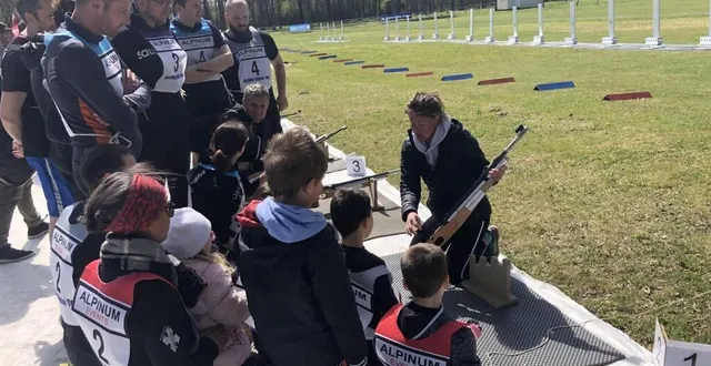 photo  marie dorin-habert et d’autres médaillés olympiques sont présents dès ce vendredi à mansigné pour initier les scolaires et les collégiens, et ils le seront tout le week-end sur la base de loisirs pour conseiller les amateurs.   &copy;  archives le maine libre 