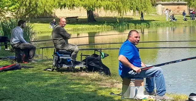 photo  on peut à nouveau pêcher le week-end et les jours fériés à souligné-flacé.  &copy;  archives ml 