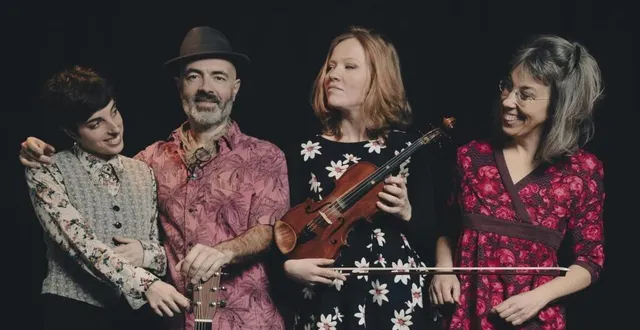 photo  un groupe à découvrir.  &copy;  début de bal 