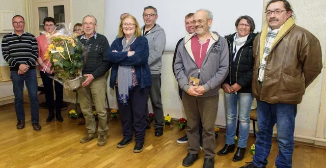 photo  les lauréats au concours des maisons fleuries  &copy;  ml 