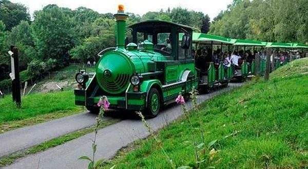 photo  le petit train du zoo de cerza, à lisieux.  &copy;  archives ouest-france 