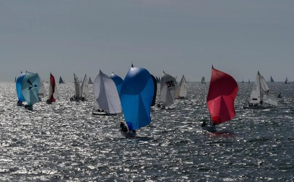 EN IMAGES. Plongez dans l’ambiance à terre, au Spi OuestFrance à La TrinitésurMer Pontivy