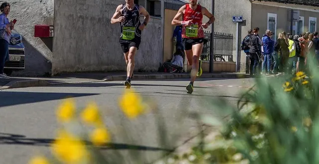 photo  sylvain grenêche et tony fernandez ont animé le 10 km.  &copy;  arnaud despelchain 