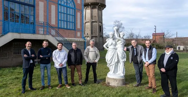 photo  devant la statue des grâces prochainement restaurée, tout un travail a été mené pour valoriser le site.  &copy;  le maine libre xavier sarrat 