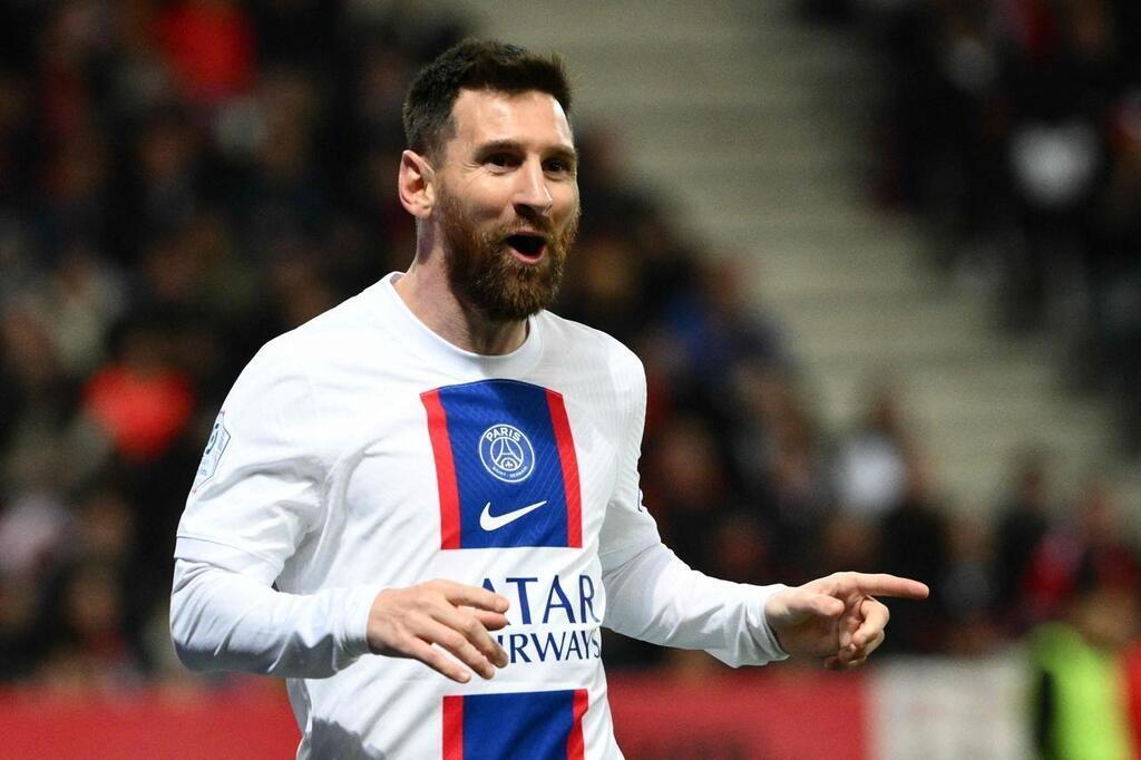 Lionel Messi signe au PSG