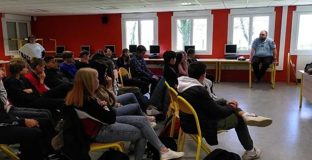 photo  la gendarmerie est venue faire de la prévention auprès des collégiens.  &copy;  ouest-france 