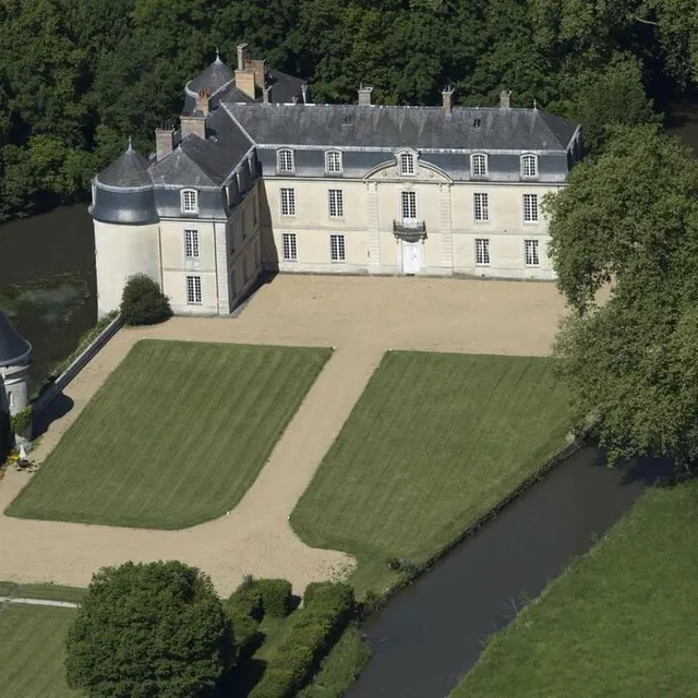 photo le château de malicorne-sur-sarthe a perdu sa condition médiévale de forteresse.  ©  philippe chérel / archives ouest-france