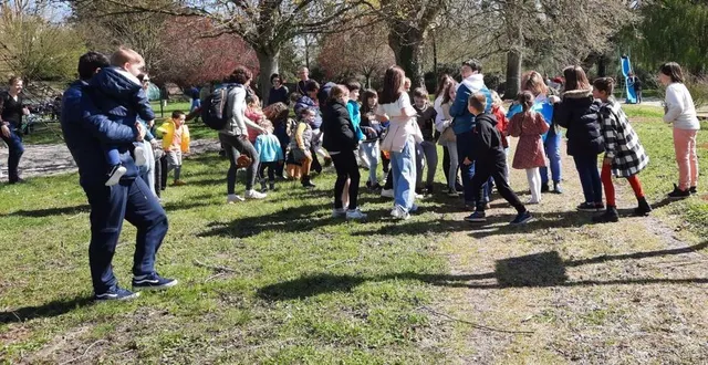 photo  la chasse aux œufs s’est déroulée sous le soleil, dimanche matin.  &copy;  ouest-france 