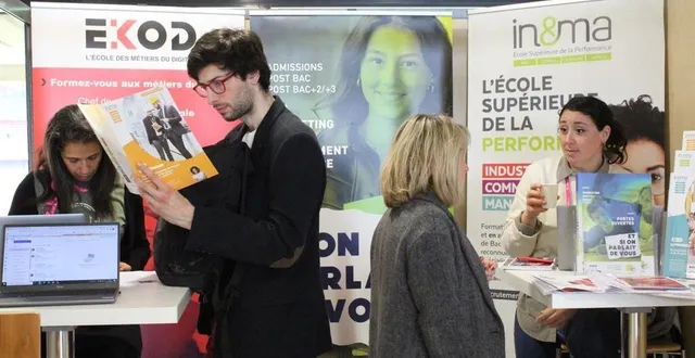 photo  le jobfest a permis à de nombreux jeunes et demandeurs d’emplois, mais aussi à des personnes en quête de reconversion ou de formation de rencontrer des conseillers et recruteurs.  &copy;  l4m 