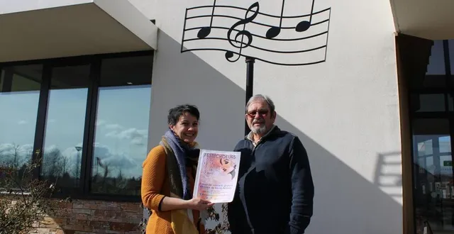 photo  sandrine debaugé, directrice de l’école de musique de l’orée de bercé-belinois, et michel coulon, président de la chorale de-si de-là.  &copy;  ouest-france 