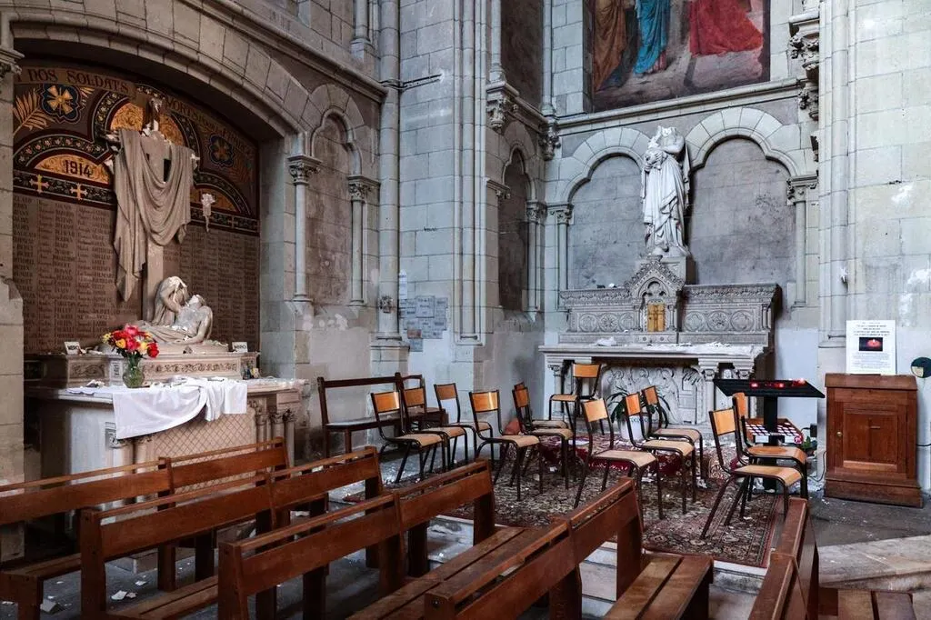 EN IMAGES. Église saccagée à Angers « Une violence inouïe » et des